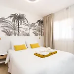 Tms Veramar2, Seafront, Ac, Pool & Parking * ארונה