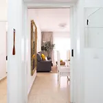 דירה Tms Veramar2, Seafront, Ac, Pool & Parking