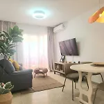 Tms Veramar2, Seafront, Ac, Pool & Parking דירה ארונה