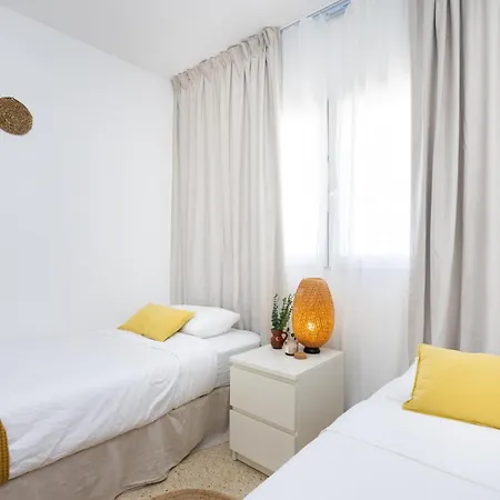 Appartamento Tms Veramar2, Seafront, Ac, Pool & Parking