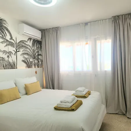 Tms Veramar2, Seafront, Ac, Pool & Parking Appartamento